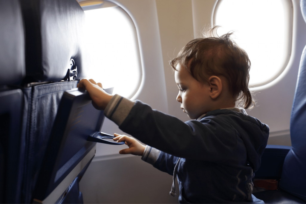 rialzo per bambino in aereo